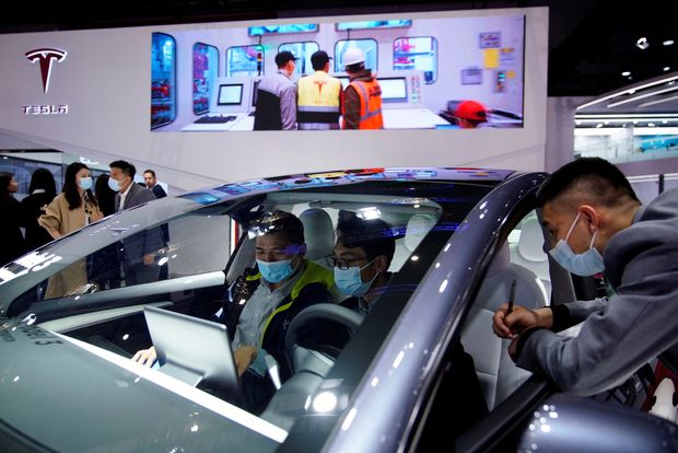 上値を抑えられる展開も